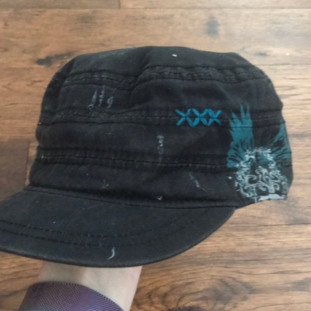 B1G1   Hat